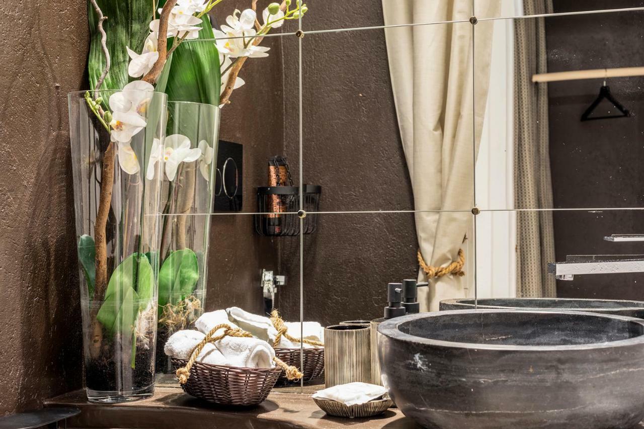 Trastevere Gem Cozy Light-filled Retreat Rome